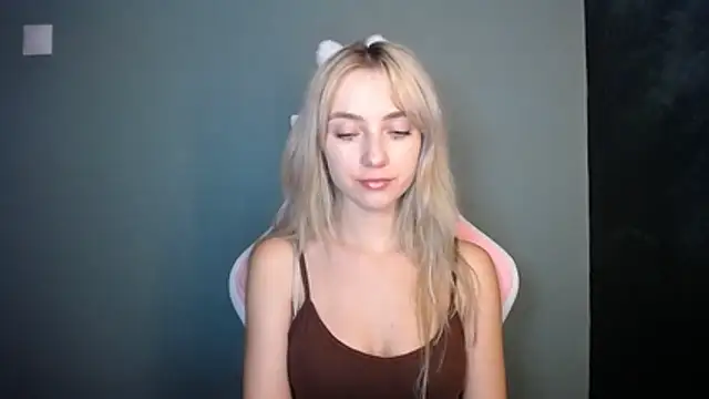 LuciaYoung online show from 06.21.26