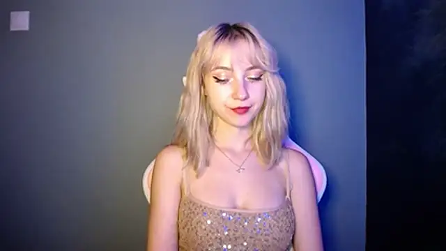 LuciaYoung online show from 07.05.26