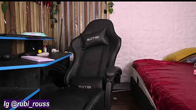 argiee taylorxs2 online show from 12.22.24