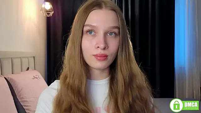 Snapshot of CutieBeauty chatting on 12.03.25 CutieBeauty online show from 12.03.25