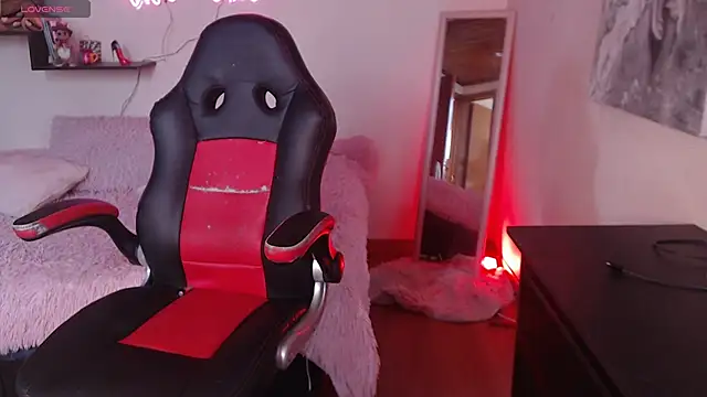 MissDennise online show from 09.24.25