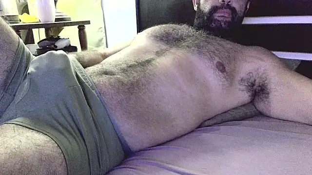 Snapshot of machoathome chatting on 01.25.25 machoathome online show from 01.25.25