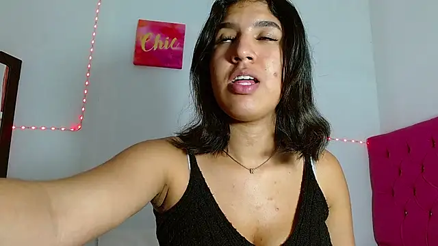 Snapshot of colombianmilf_ chatting on 01.13.25 colombianmilf online show from 01.13.25
