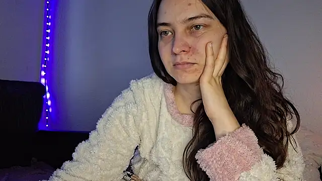 Snapshot of Cyndee_Winter chatting on 12.22.24 Cyndee Winter online show from 12.22.24