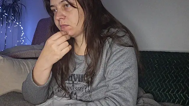 Snapshot of Cyndee_Winter chatting on 10.20.25 Cyndee Winter online show from 10.20.25