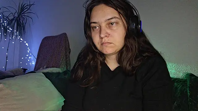 Snapshot of Cyndee_Winter chatting on 11.29.25 Cyndee Winter online show from 11.29.25