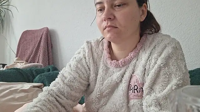 Snapshot of Cyndee_Winter chatting on 11.30.25 Cyndee Winter online show from 11.30.25