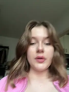 Snapshot of MaribelRiver chatting on 03.17.25 MaribelRiver online show from 03.17.25