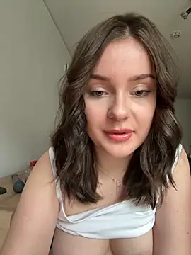 Snapshot of MaribelRiver chatting on 10.06.25 MaribelRiver online show from 10.06.25