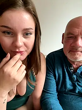 Snapshot of MaribelRiver chatting on 12.02.25 MaribelRiver online show from 12.02.25