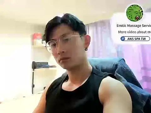 Snapshot of snakeheados chatting on 02.12.26 snakeheados online show from 02.12.26