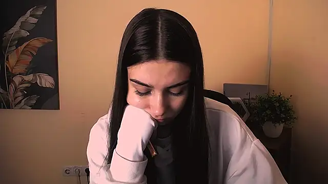 Lili magic online show from 10.17.25