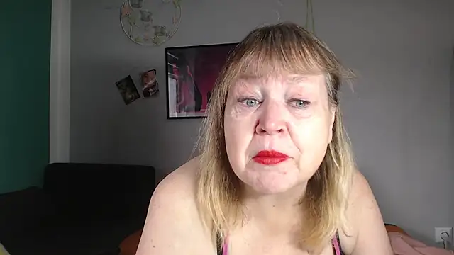 Snapshot of Blasflittchen chatting on 11.29.25 Blasflittchen online show from 11.29.25