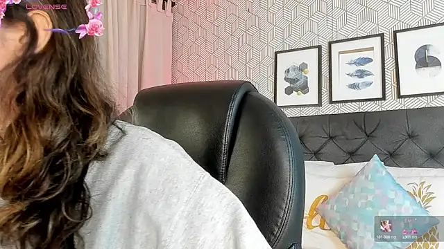 emma  smith1 online show from 03.07.25