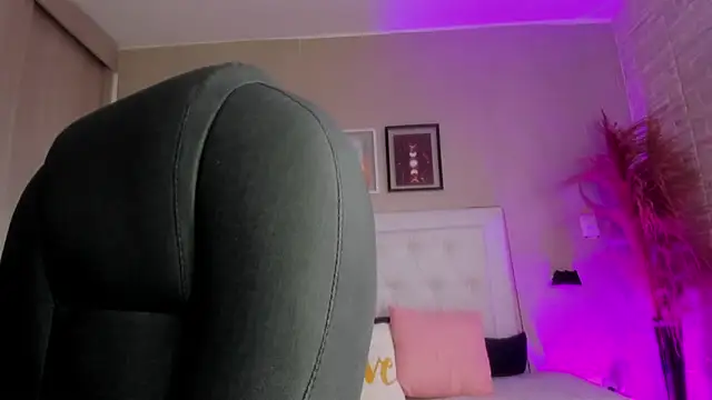 emma  smith1 online show from 03.07.26