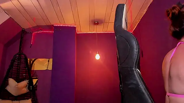 Snapshot of HalaanaTendeer chatting on 01.06.25 HalaanaTendeer online show from 01.06.25