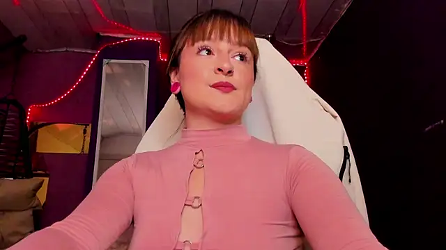 Snapshot of HalaanaTendeer chatting on 01.28.25 HalaanaTendeer online show from 01.28.25