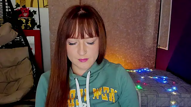 Snapshot of HalaanaTendeer chatting on 03.13.25 HalaanaTendeer online show from 03.13.25