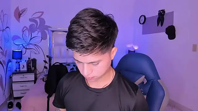 Snapshot of Niicky1_ chatting on 01.25.25 Niicky1  online show from 01.25.25