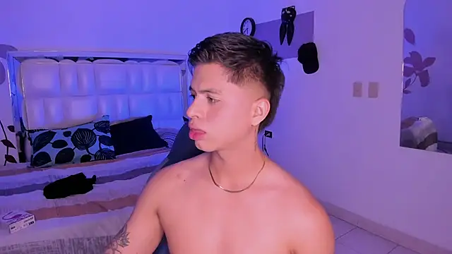 Snapshot of Niicky1_ chatting on 03.02.25 Niicky1  online show from 03.02.25