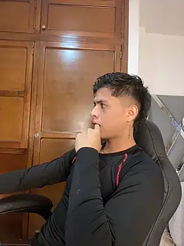 Snapshot of Niicky1_ chatting on 03.06.25 Niicky1  online show from 03.06.25