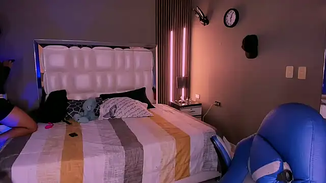 Snapshot of Niicky1_ chatting on 03.06.25 Niicky1  online show from 03.06.25