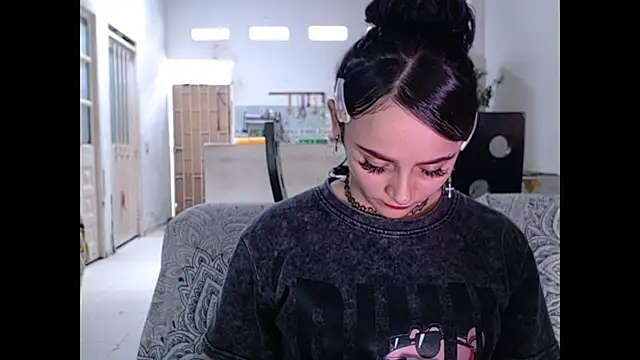 kitty22  online show from 04.27.26
