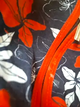 Snapshot of Elza_kom chatting on 09.17.25 Elza kom online show from 09.17.25