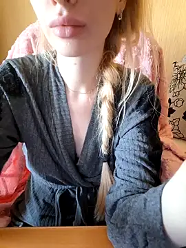 Snapshot of Elza_kom chatting on 11.16.25 Elza kom online show from 11.16.25