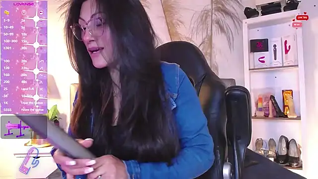 Snapshot of Rapunzeell_ chatting on 01.18.25 Rapunzeell online show from 01.18.25