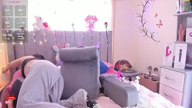 Snapshot of Rapunzeell_ chatting on 11.08.25 Rapunzeell online show from 11.08.25