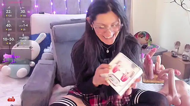 Snapshot of Rapunzeell_ chatting on 11.27.25 Rapunzeell online show from 11.27.25