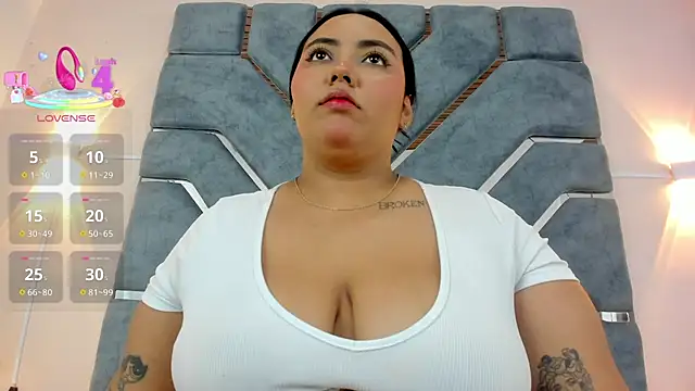 LucciaPorter online show from 11.06.25