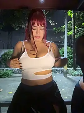 Snapshot of RavenM8 chatting on 12.04.25 RavenM8 online show from 12.04.25