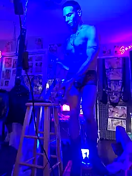 Snapshot of luvs2cumm69 chatting on 02.03.25 luvs2cumm69 online show from 02.03.25