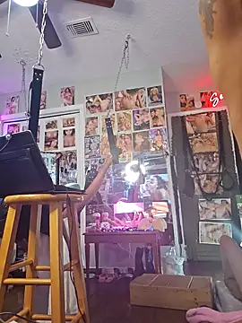 Snapshot of luvs2cumm69 chatting on 02.09.25 luvs2cumm69 online show from 02.09.25