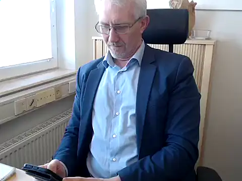 Snapshot of tom-swede chatting on 03.19.25 tom-swede online show from 03.19.25