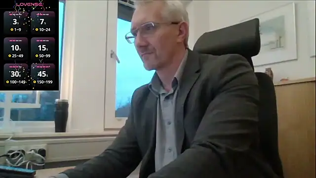 tom-swede online show from 12.05.25