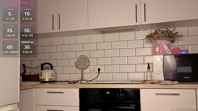 PrettyLilie online show from 03.06.26