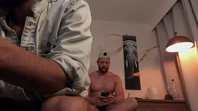 Snapshot of enzo_herrera01 chatting on 12.16.25 enzo herrera01 online show from 12.16.25