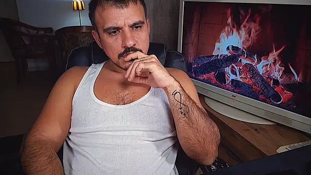 Snapshot of officeman7 chatting on 12.27.24 officeman7 online show from 12.27.24