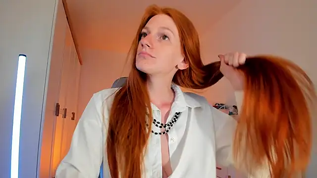 Aliceginger99 online show from 07.10.26