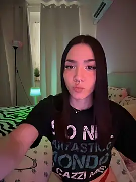 Snapshot of ShannonShanny chatting on 10.16.25 ShannonShanny online show from 10.16.25