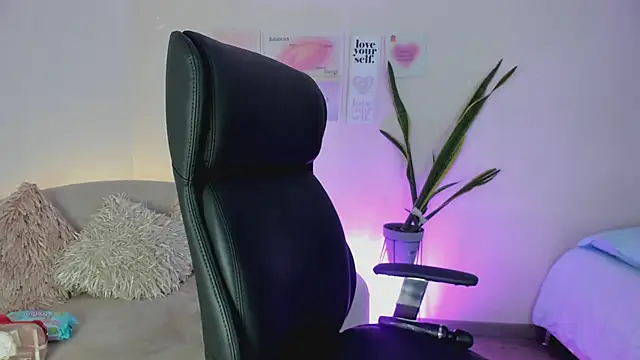 ChloeHarper  online show from 03.03.25