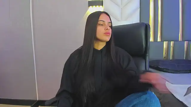 ChloeHarper  online show from 04.22.26
