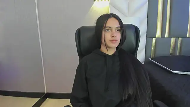 ChloeHarper  online show from 04.28.26