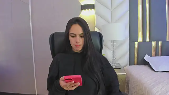 ChloeHarper  online show from 04.30.26