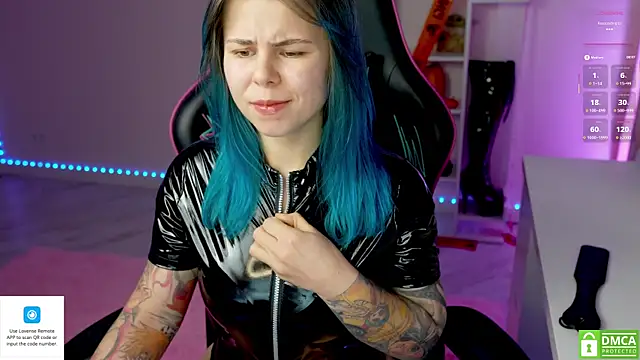 Latex Kitty online show from 10.10.25