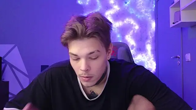 Snapshot of DENIS_HERE chatting on 12.09.24 DENIS HERE online show from 12.09.24