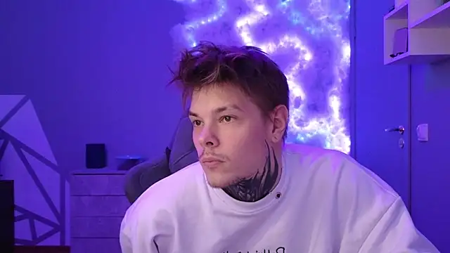 Snapshot of DENIS_HERE chatting on 12.11.24 DENIS HERE online show from 12.11.24